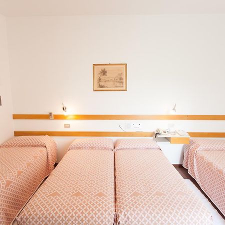 Hotel Rossini Tabiano Terme Bagian luar foto
