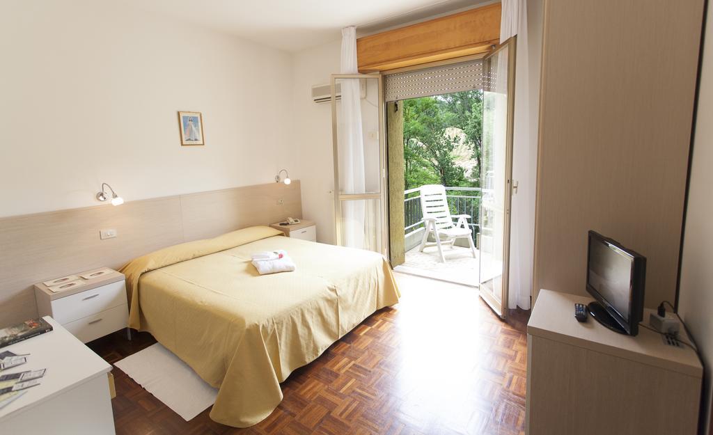 Hotel Rossini Tabiano Terme Bagian luar foto