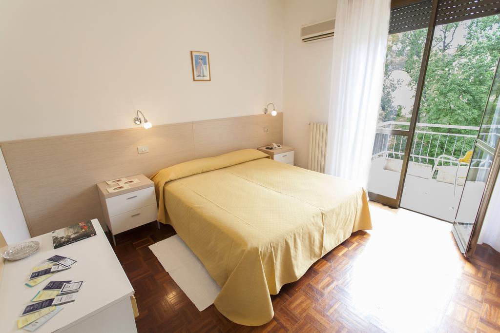 Hotel Rossini Tabiano Terme Bagian luar foto