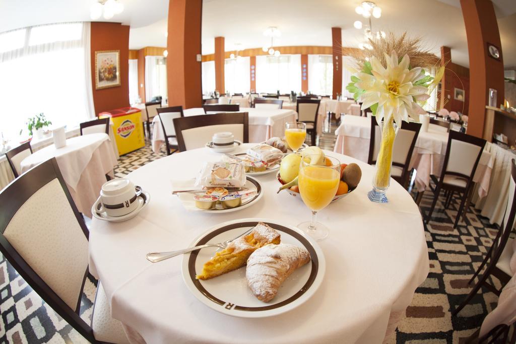 Hotel Rossini Tabiano Terme Bagian luar foto