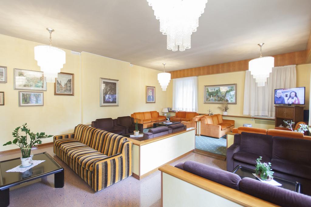 Hotel Rossini Tabiano Terme Bagian luar foto