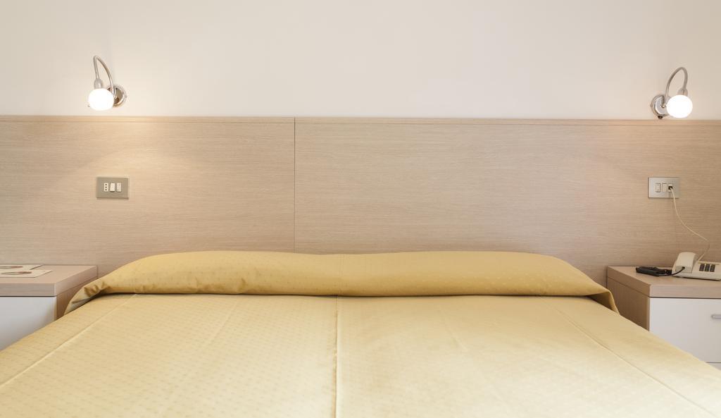 Hotel Rossini Tabiano Terme Bagian luar foto