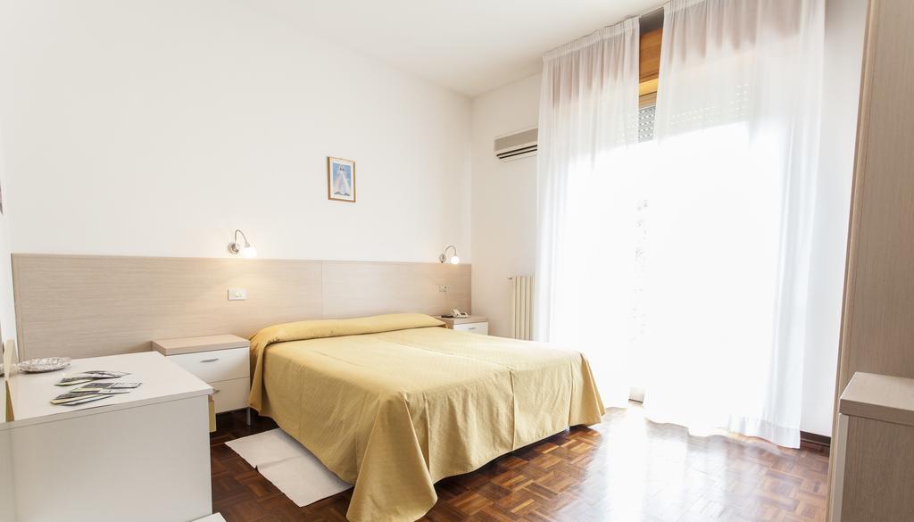 Hotel Rossini Tabiano Terme Bagian luar foto