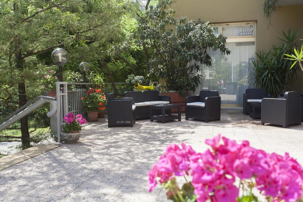 Hotel Rossini Tabiano Terme Bagian luar foto