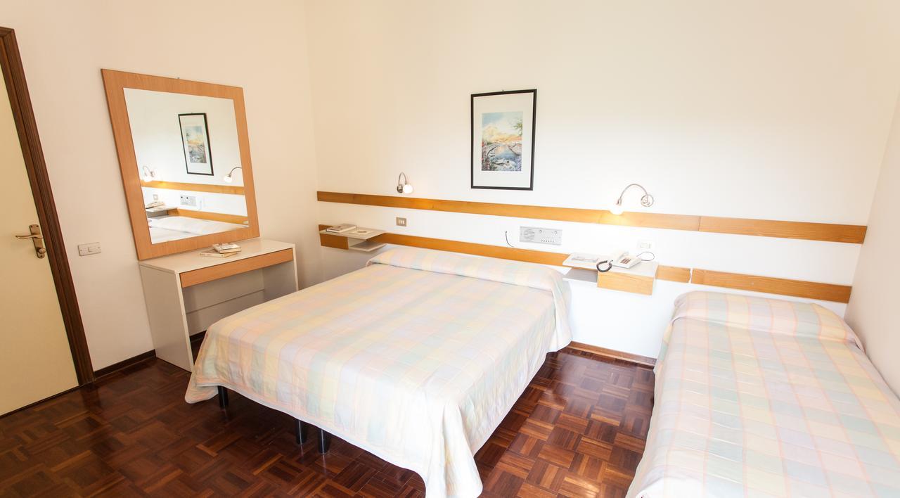 Hotel Rossini Tabiano Terme Bagian luar foto