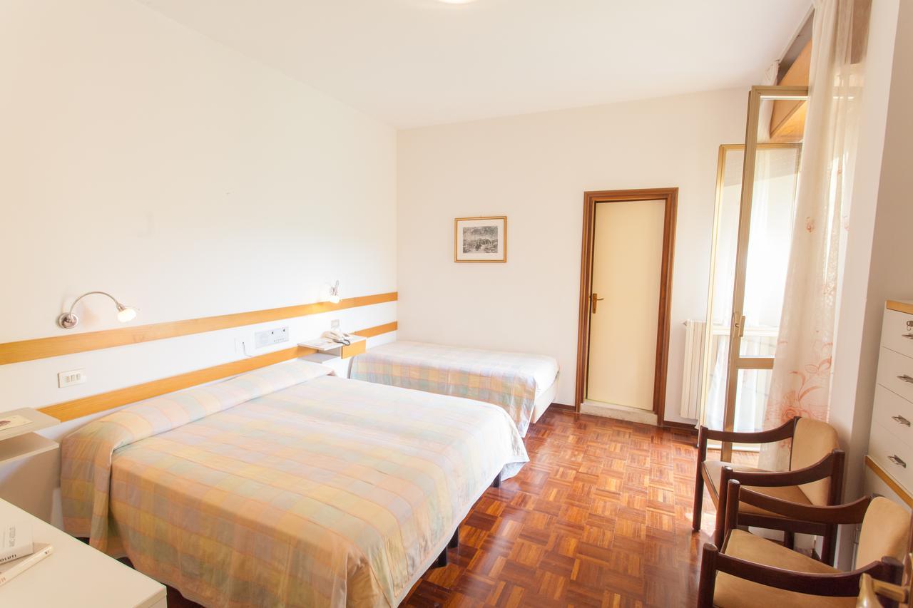 Hotel Rossini Tabiano Terme Bagian luar foto