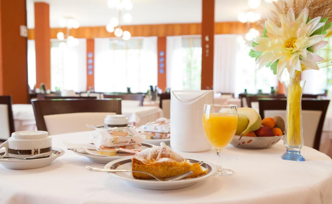 Hotel Rossini Tabiano Terme Bagian luar foto